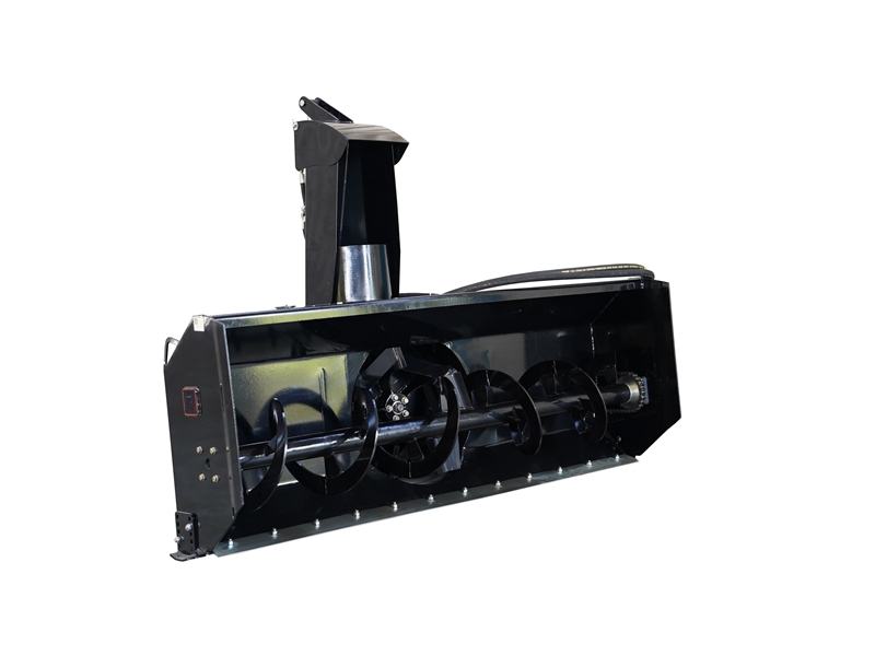 Klar for vinteren: Hydraulisk snøfreser med skid steer – Bygd for å kaste, bygget for å vare